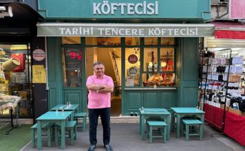 Tayfun Küçüktüzüner ile Tarihi Tencere Köftecisi Pendik’te!. Franchise işletmecisi Tayfun Küçüktüzüner, açılışla ilgili yaptığı açıklamada şu ifadelere yer verdi: “Pendik’te bu markayı temsil etmekten büyük gurur duyuyorum. Tarihi Tencere Köftecisi, sadece bir köfte markası değil; aynı zamanda Türk mutfağının köklü değerlerini koruyarak geleceğe taşıyan bir lezzet hareketi. Kaliteli ürün, güler yüzlü hizmet ve hijyenik ortam ilkelerimizle Pendik halkına unutulmaz bir deneyim sunmayı amaçlıyoruz.” Dedi Haber Görseli.