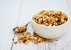 Granola ve Müsli Sağlıklı Beslenme Alışkanlıklarının Yükselen Yıldızı Granola ve müsli, son yıllarda sağlıklı yaşam ve dengeli beslenme trendlerinin güçlenmesiyle birlikte sofralarda daha sık yer almaya başladı. Özellikle güne enerjik başlamak isteyen bireyler için bu ürünler, pratikliği ve besleyici içeriğiyle dikkat çekiyor. Kahvaltıdan ara öğünlere kadar geniş bir kullanım alanına sahip olan granola ve müsli, modern beslenme anlayışının önemli bir parçası haline gelmiş durumda. Konulu bir haber görseli.